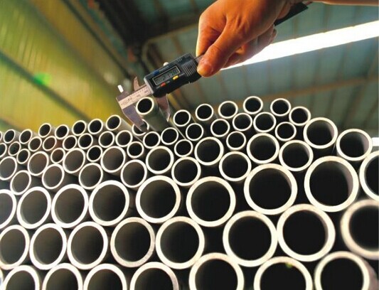 Ordnen Sie 304 der Wärmetauscher-Rohr-nahtlose Kessel-Stahlrohr/das Leiten der in Essig eingelegten Oberfläche